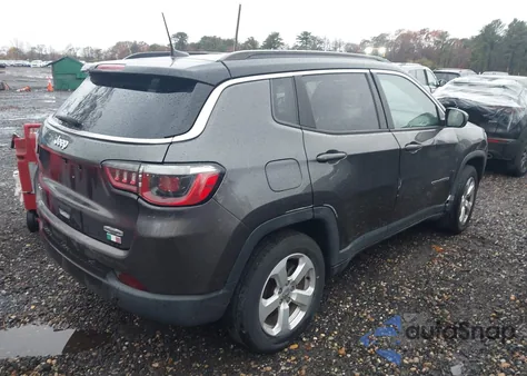 2018 Jeep Compass Latitude 4X4 из США, поврежденный, VIN 3C4NJDBBXJT262461